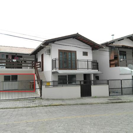 Casa 1 Dorm- Centro De Bombinhas Exterior photo